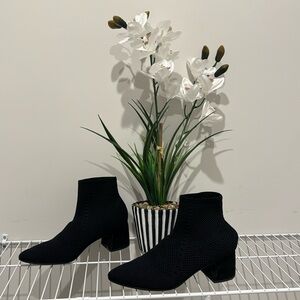LIKE NEW Eileen Fisher black boots. Size 9.5. WORN 3 times.